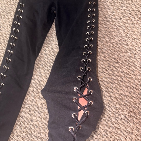 Good American Black High-Rise Skinny Jeans - Picture 2 of 10